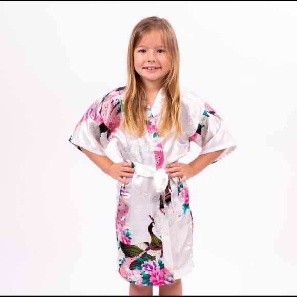 Adorable Floral Peacock Robes 4 MiniMe Princesses - Picture 12 of 14